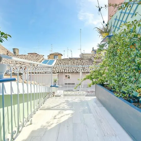 Botanical Apartment *